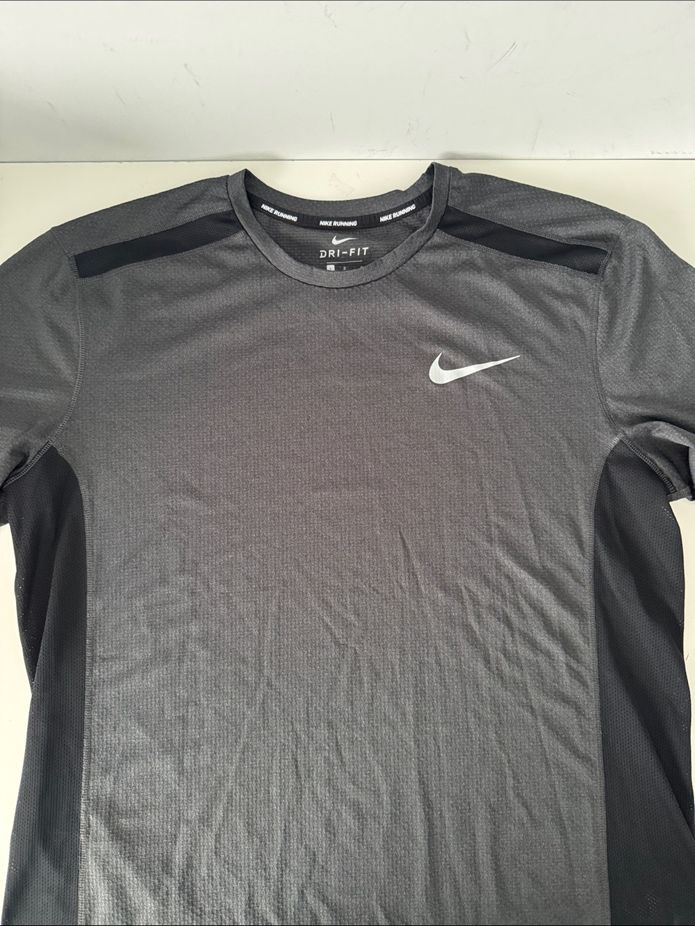 Nike Men’s Dri-FIT Short Sleeve Performance Tee - Charcoal/Black size large